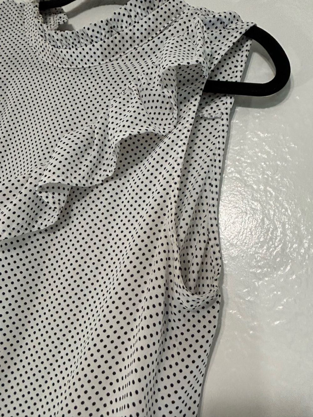 Who What Wear Polka Dot Ruffle Blouse | White Black Sleeveless Top | XL - Picture 2 of 5